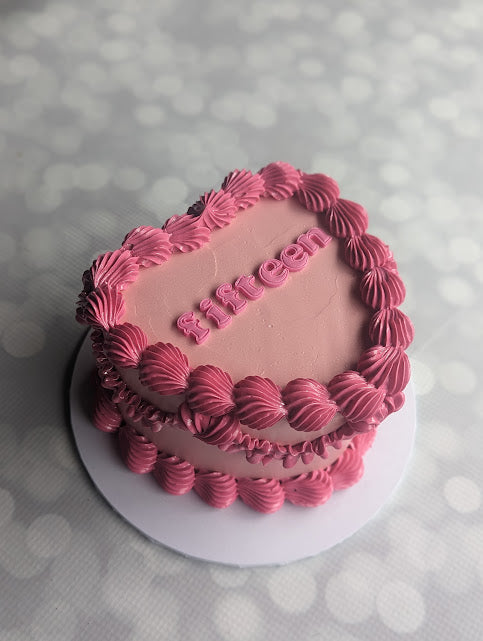 Vintage style heart cake