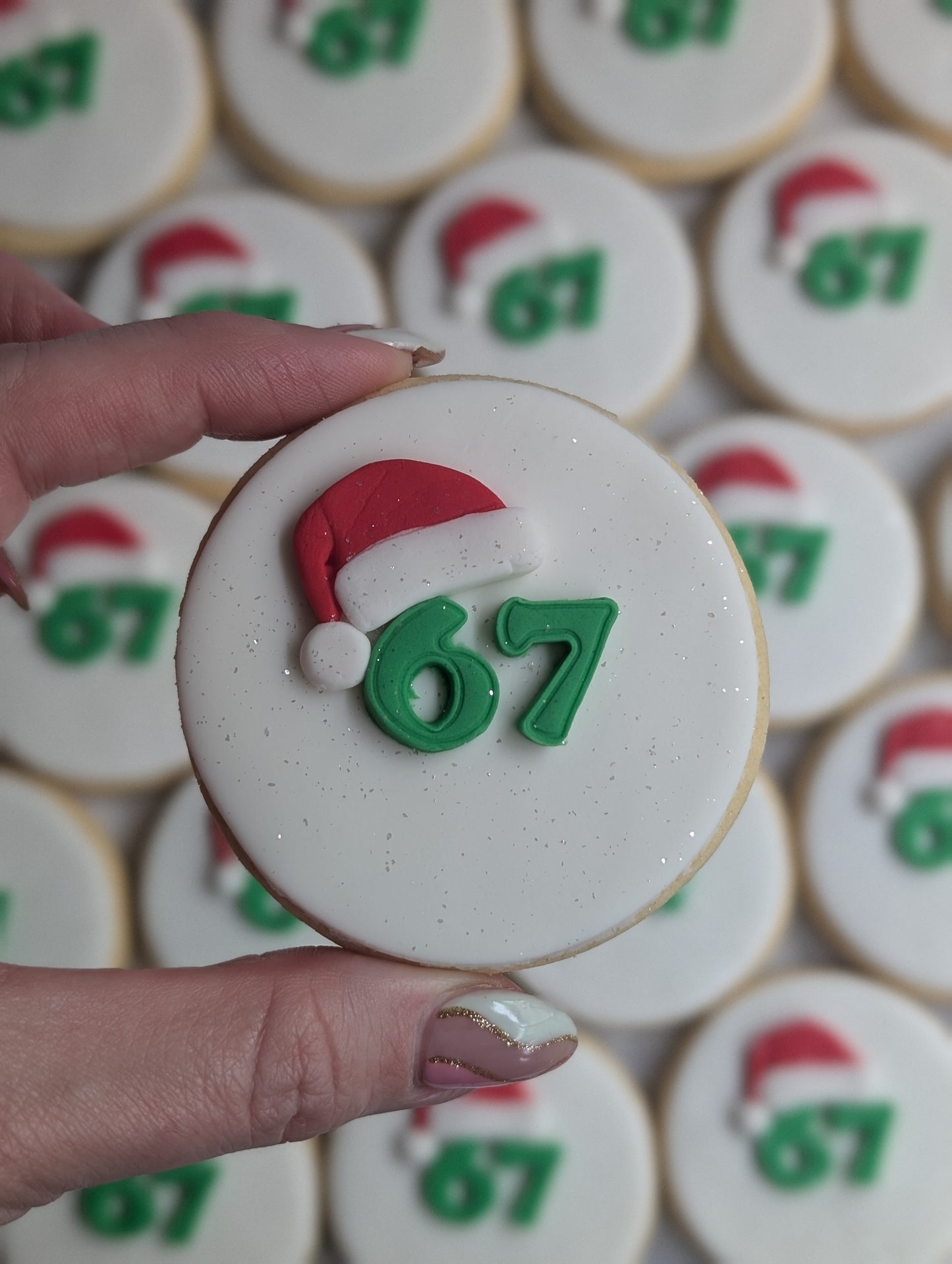 6 7 Santa Hats