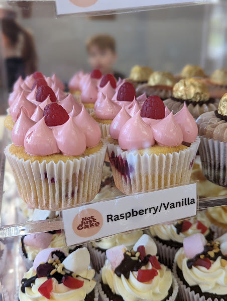 Vanilla raspberry cupcakes - Loaded cupcakes pack